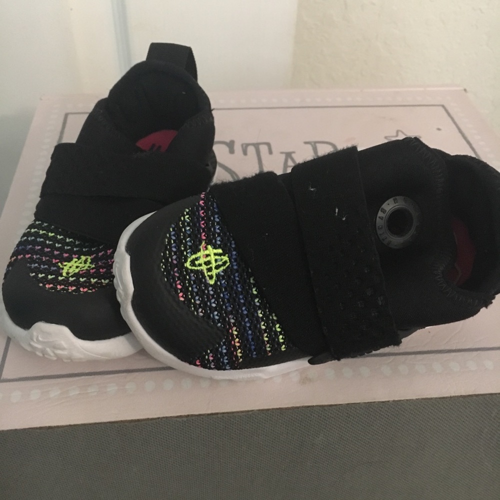 Size 7 Nike shoes